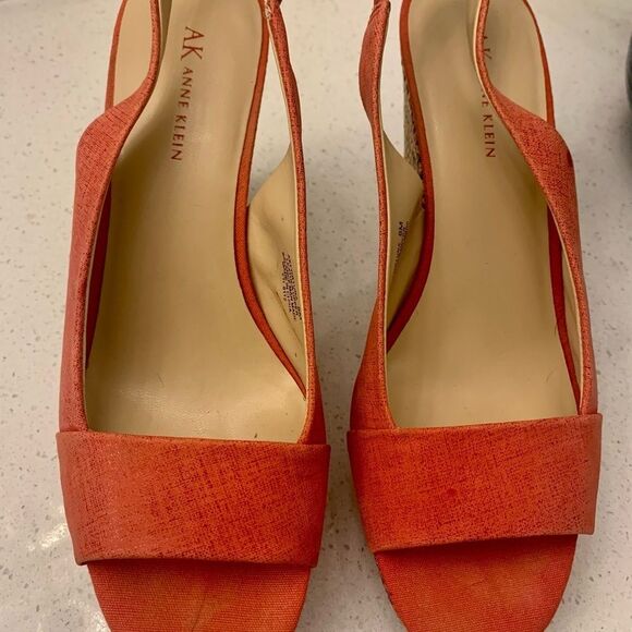 Ann Taylor wedge heels size 8M. Colorful, beautiful & unique! Hard to find! - Picture 3 of 9